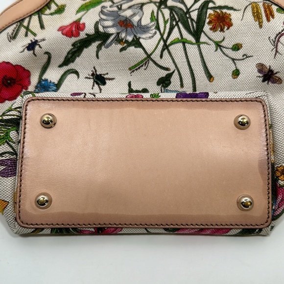 ⚡️SALE⚡️Authenticated GUCCI Flora Handbag with Bamboo Handles - Picture 13 of 15